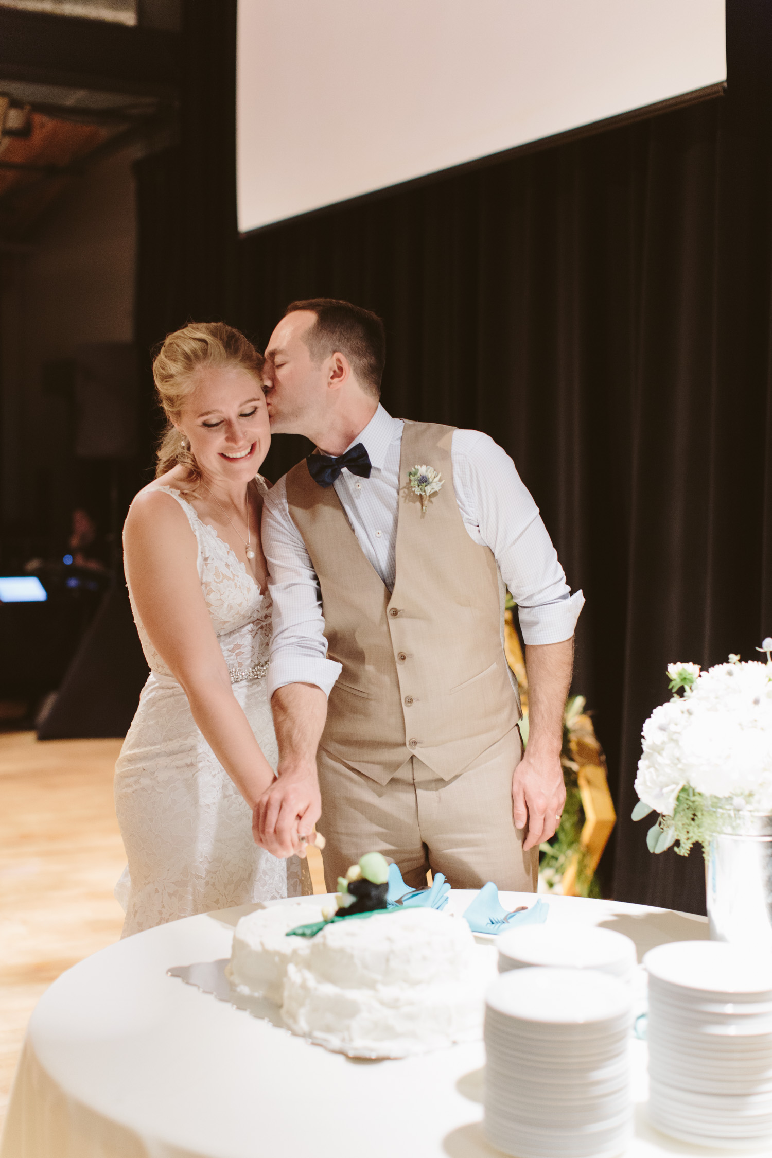 Steph & Jacob | Wedding Photos - Cake Cutting | Wedding & Event Planners | Dreamgroup