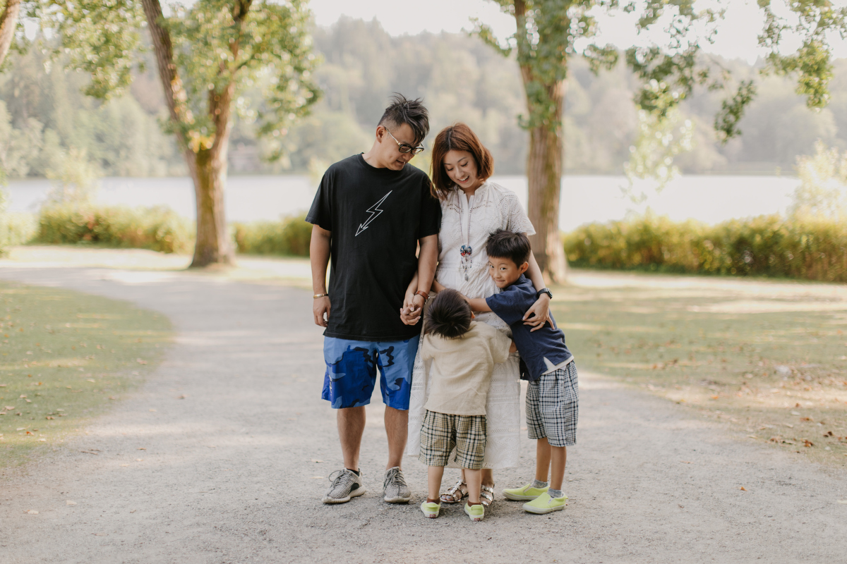 deer lake park family photos in vancouver